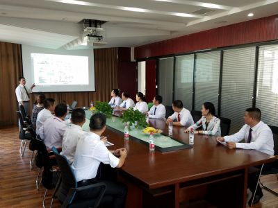 公司員工進技術交流與業務學習